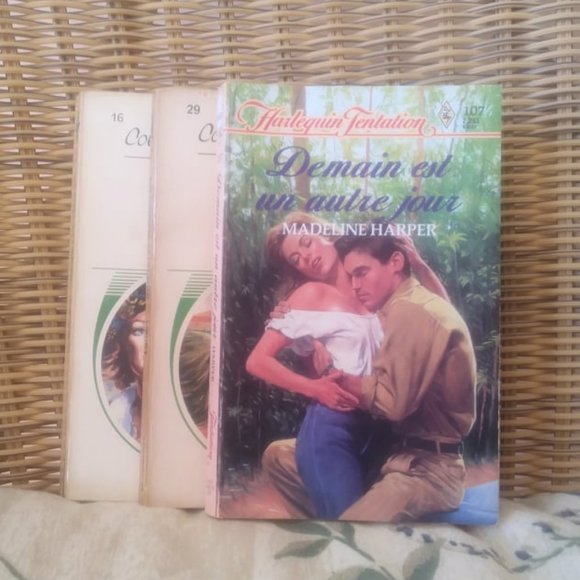 Lot de Livres Harlequin Vintages/Harlequin Romans D'Amour/Roman Français - Picture 3 of 4